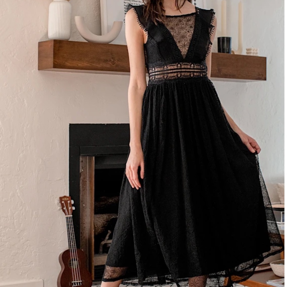 Lulu's Black Lace Maxi Dress with V-Neck
